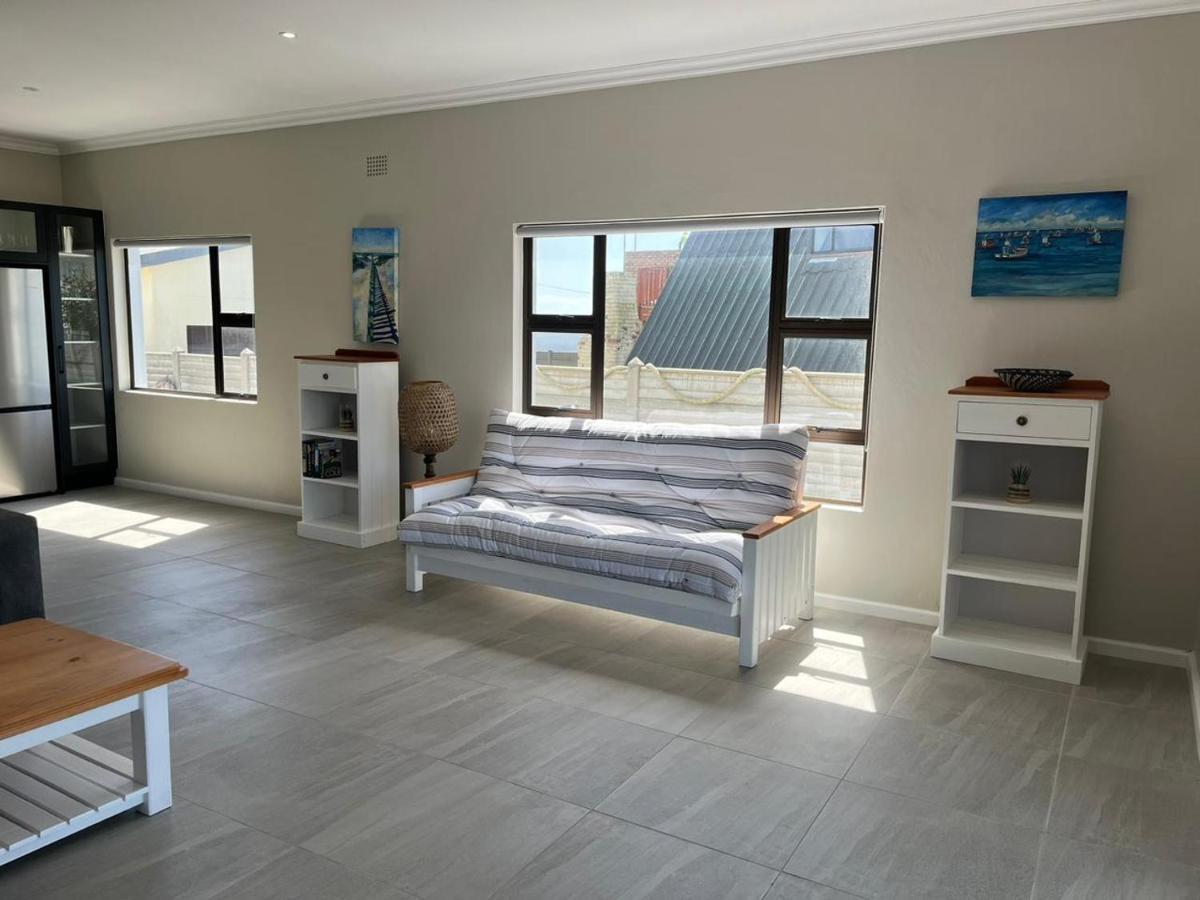 Holiday home Dutchie - 4 Vygie Avenue Struisbaai