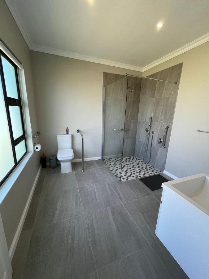 Dutchie - 4 Vygie Avenue Holiday home Struisbaai
